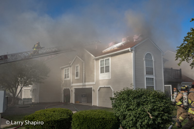 Buffalo Grove FD townhouse fire 681 Le Parc Circle 6-20-17 Shapirophotography.net Larry Shapiro photographer E-ONE Typhoon fire engine at work